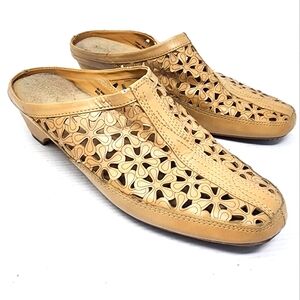 Merona Tan Cut Out Slip On Mules Womens Size 8 Breathable Retro Y2k Sandals